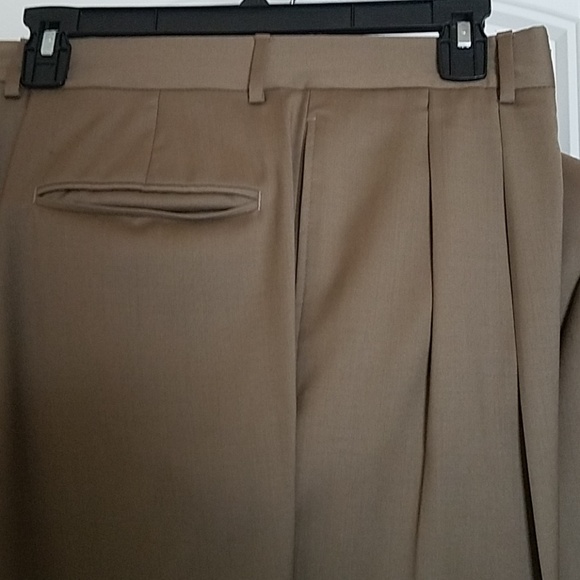 NEVER WORN - 100% wool JoS. A. Banks Men's suit